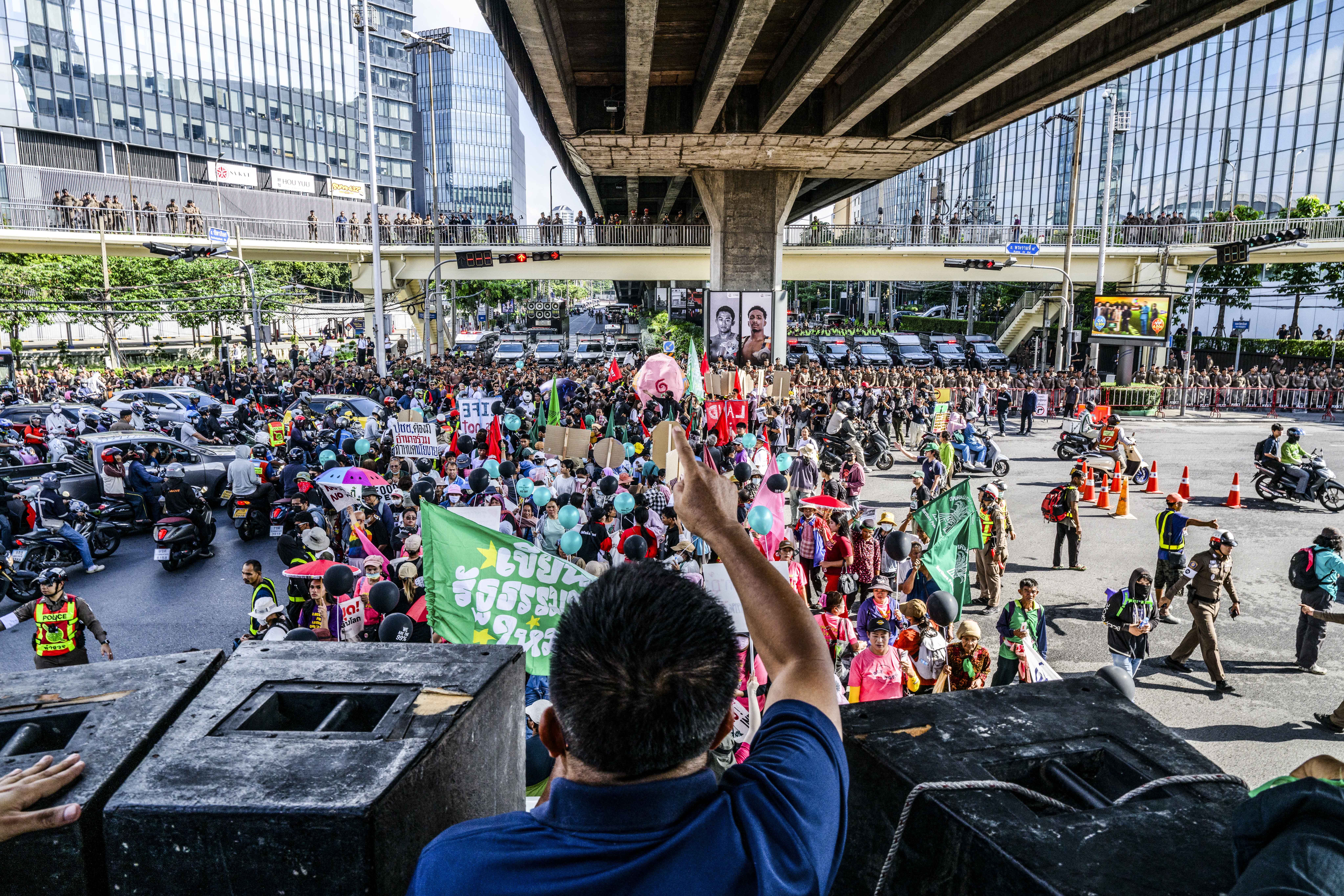  Protest in Bangkok, Australian–Indonesian Military Training, and Flooding in Istanbul