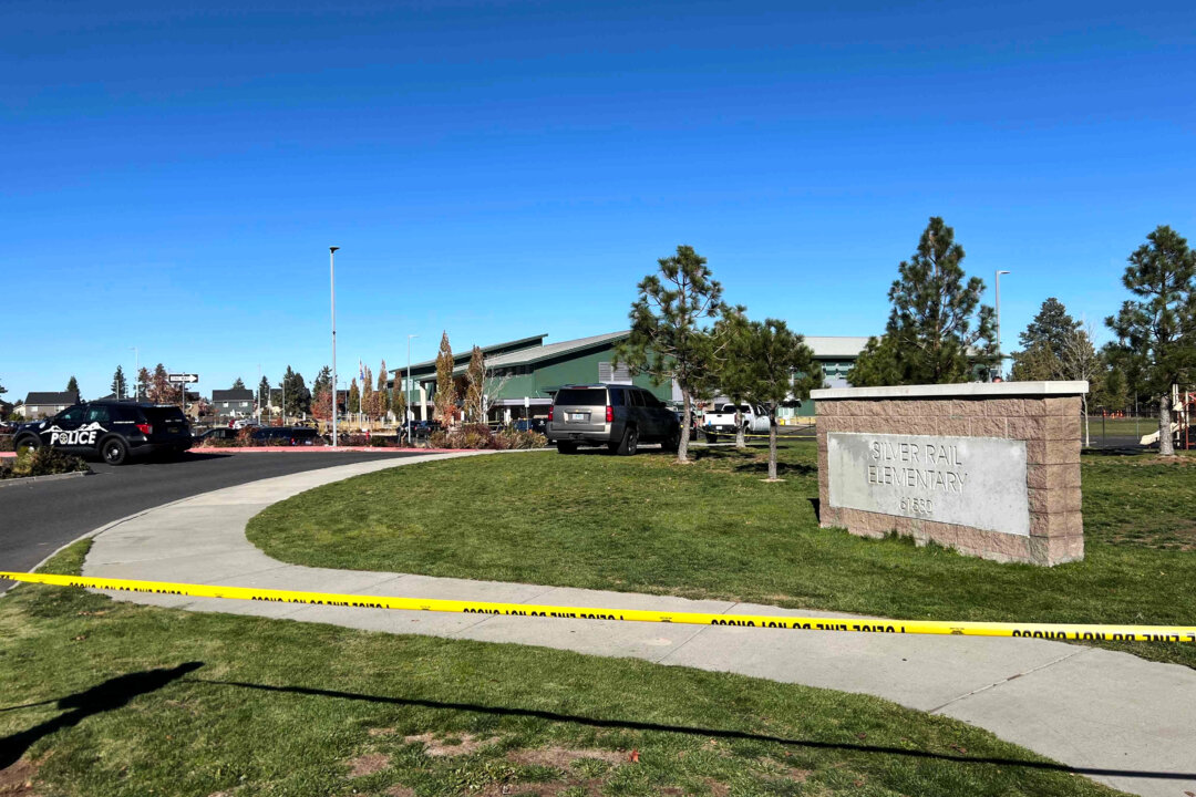 Police Say at Least 2 Hospitalized in Oregon Elementary School Shooting; Shooter Dead