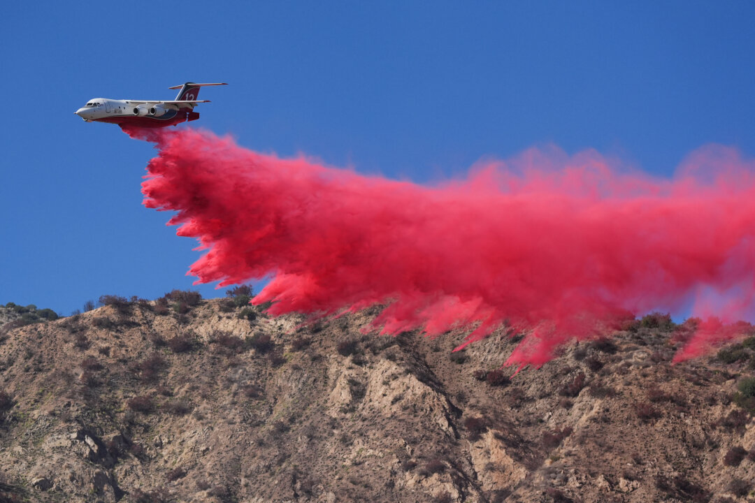Hot Weather and Winds Raise California Wildfire Threat as Power Shutoffs Start