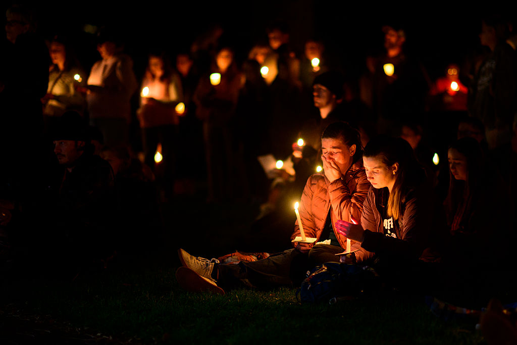 Oregon Community Holds Vigil to Mourn School Shooting Victims; JD Vance Campaigns in Michigan | NTD Good Morning (Oct. 16)