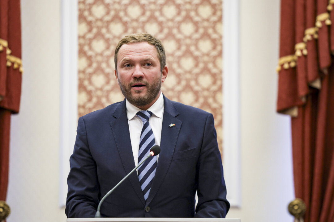 Russian Hybrid Attacks May Erode Western European Support for Ukraine, Says Estonia