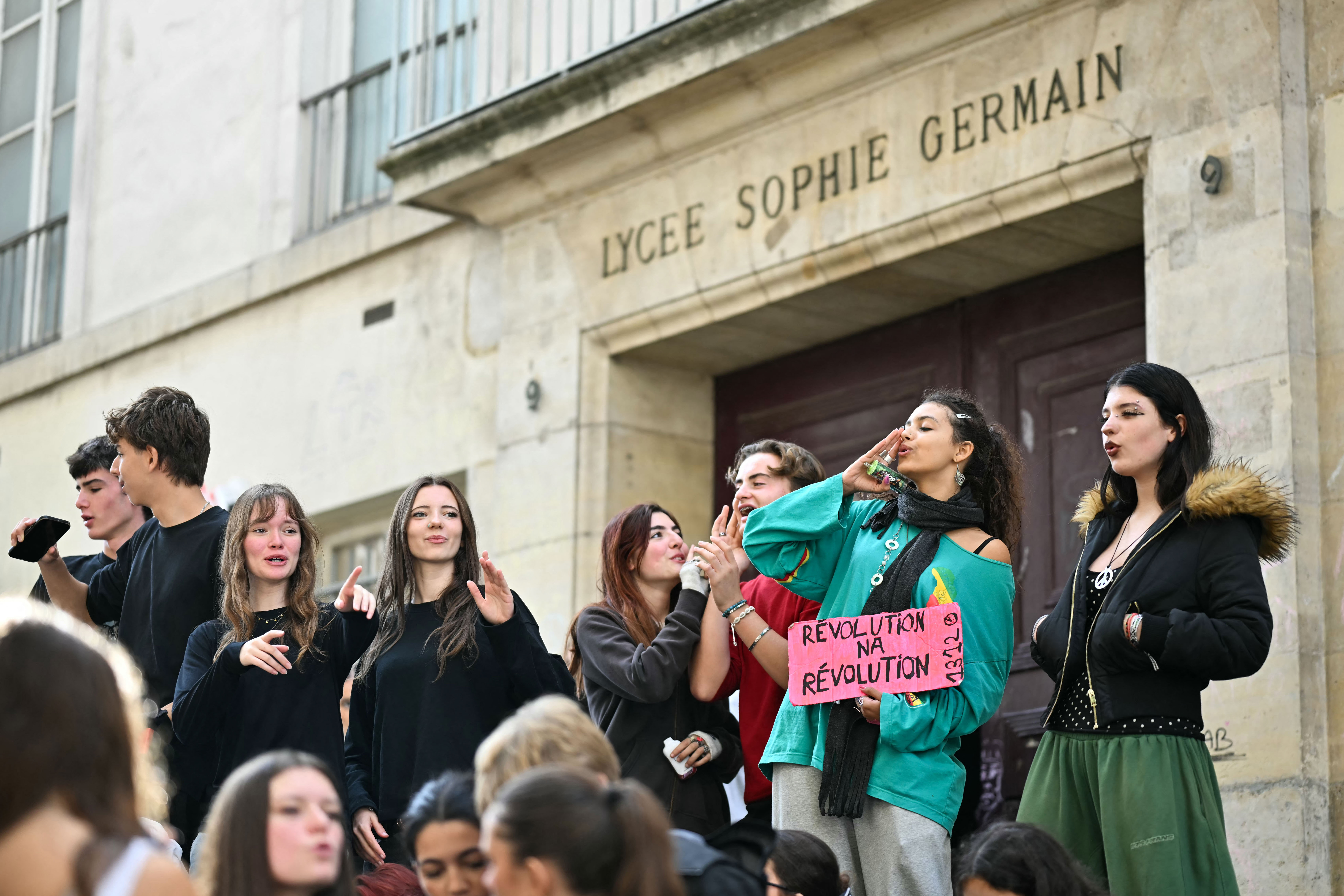 REPLAY: French Students Hold Protest March in Paris Demanding Better School Conditions