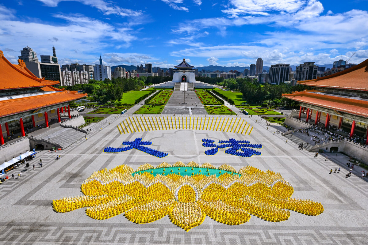 About 5,000 Falun Gong practitioners form a giant image at Liberty Square in Taipei, Taiwan, on Oct. 17, 2026. (Sung Pi-lung/The Epoch Times)