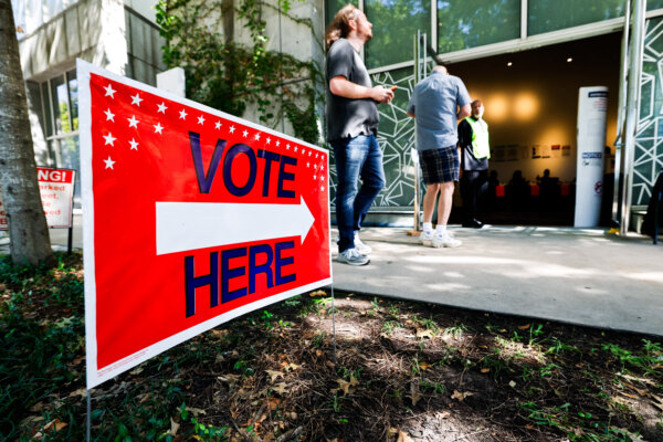 Georgia Voters Weigh in on Candidates With Early Voting Underway