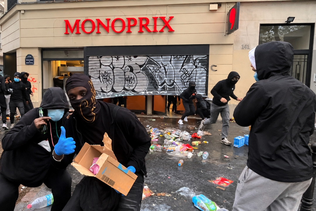 Inside the Paris Courthouse, Where France Is Trying Its Riot Suspects
