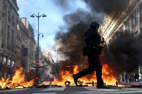 France Arrests 2,400 After Weekend Riots; Trump Defends Easing Sanctions on Russian Diesel | NTD Good Morning (Oct. 19)