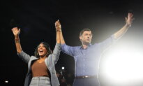 Sen. Ossoff, Former Atlanta Mayor Seek to Energize Georgia Voters at Democratic Rally