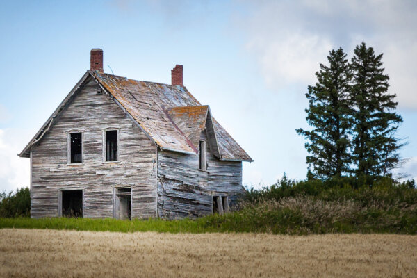 Echoes of the Past: Photographer Revives Stories of Manitoba’s Abandoned Prairie Homesteads