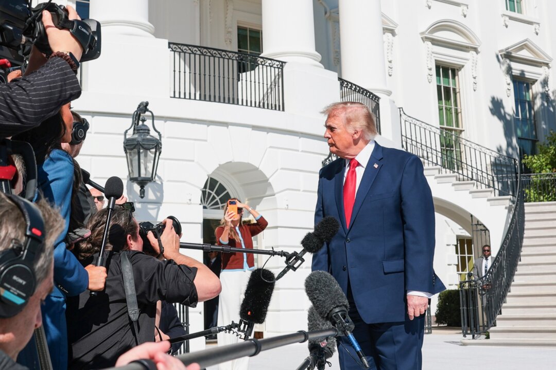 Trump Says Russia Sanctions Waiver Is to Keep Moscow at Negotiating Table