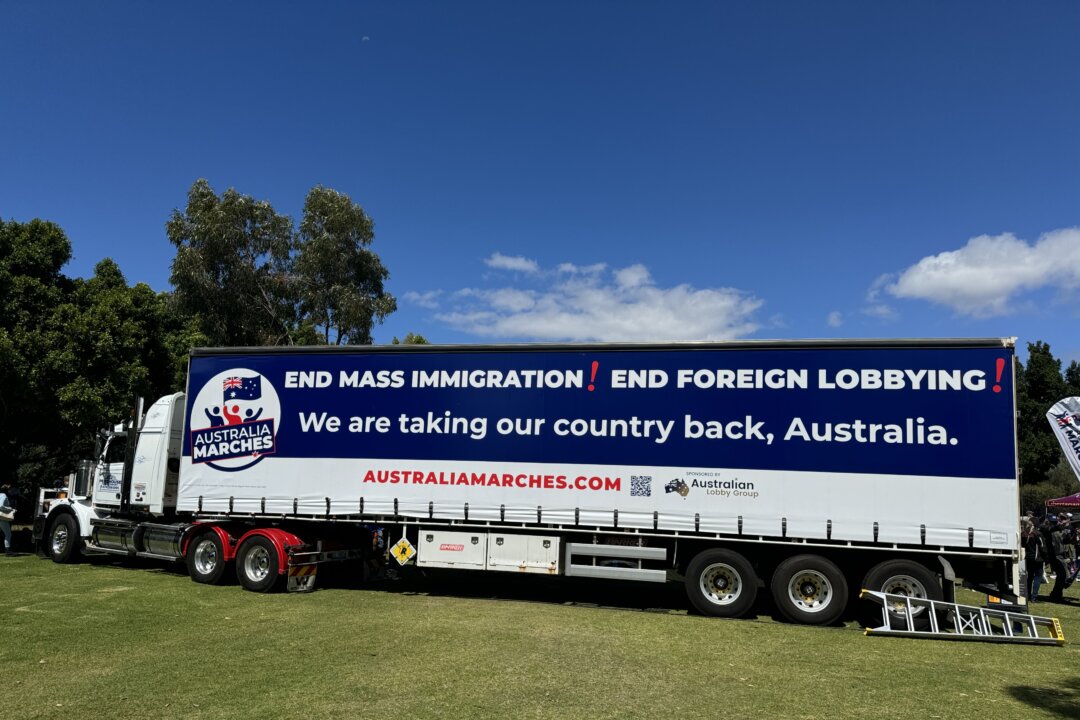 Calls for Trump-Style Manufacturing Revival at Rally Against Mass Migration