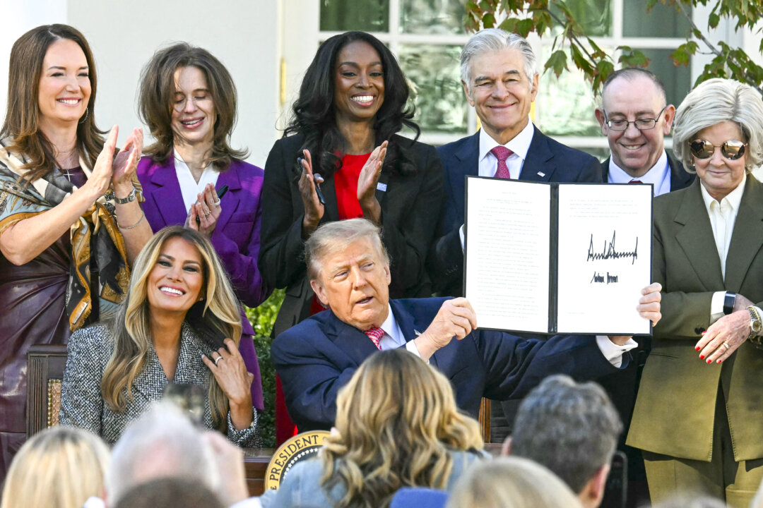 Trump Signs Order to Create Women’s Health Division, Task Force