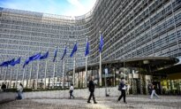 US Ambassador Warns EU of ‘Devastating’ Retaliation Over Tech Restrictions
