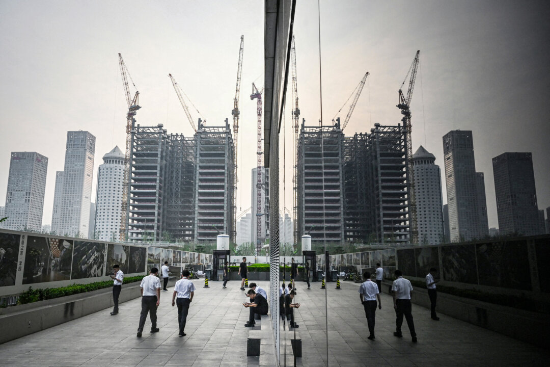 China’s Property Slump and Debt Crisis Deepen, Hitting Construction Jobs