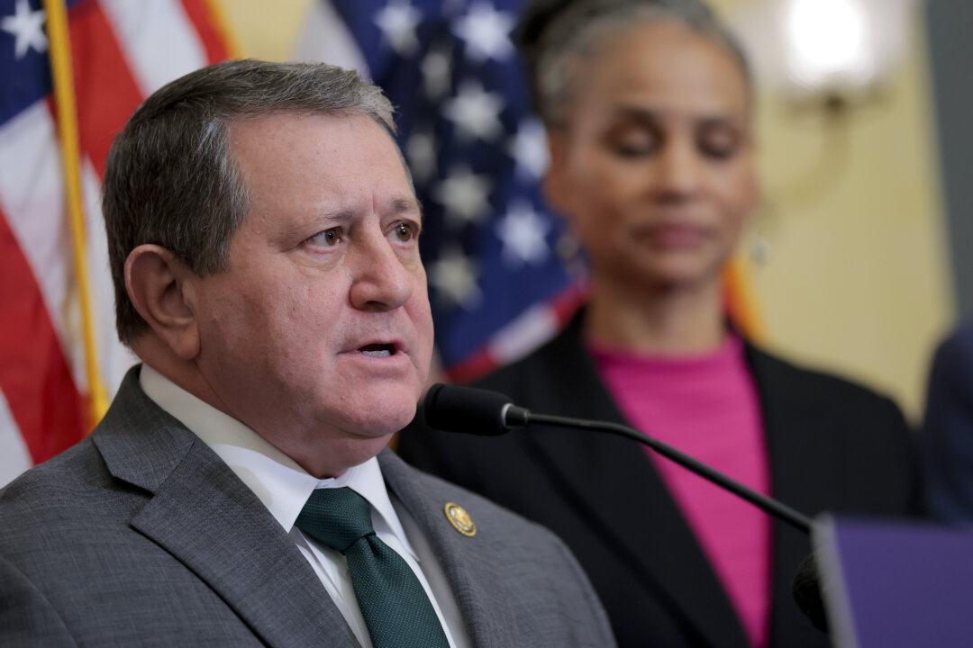 House Democrats Sign Up 275 Staffers as Election Observers