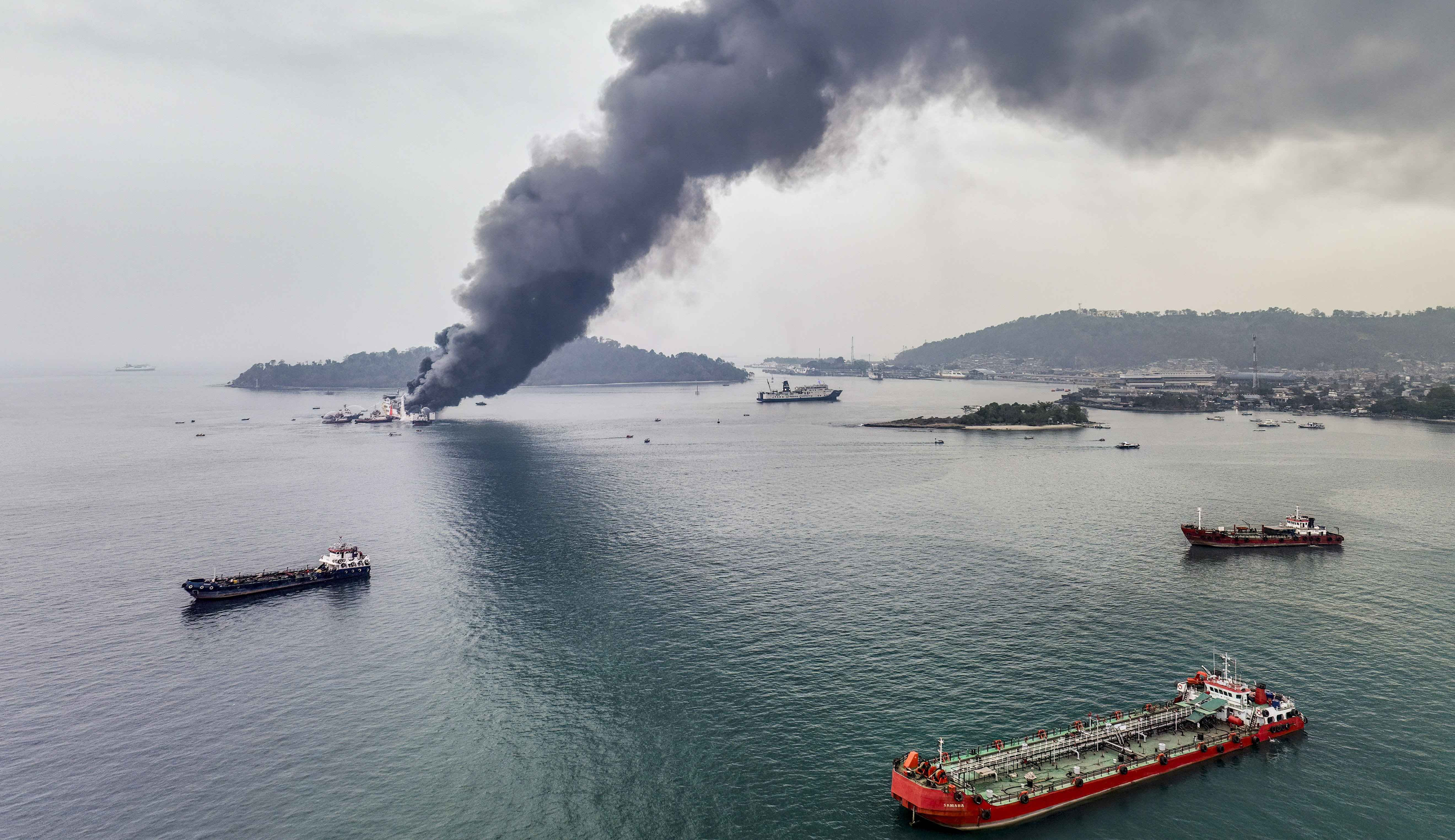  Ferry Fire in Indonesia, Japan’s Mars Mission, and Route du Rhum