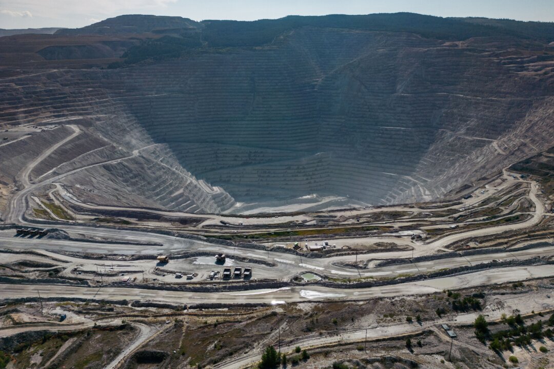 Union Issues 72-hour Strike Notice for Teck Copper Mine in BC
