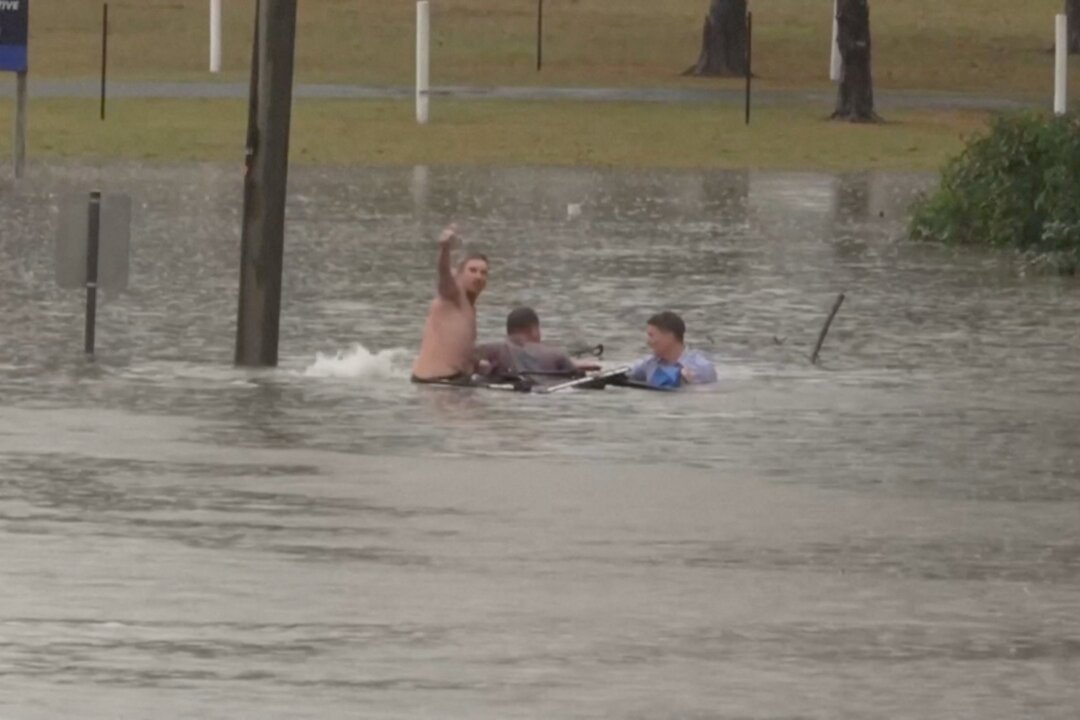 Australian TV Reporter Recalls ‘Terrifying’ Rescue of Man From Sinking Car