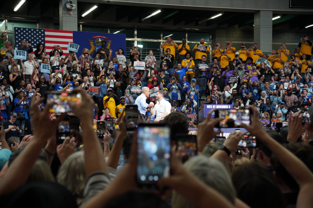Obama Tells Michigan Voters Change Is in the Air While Rallying With El - Sayed in Detroit