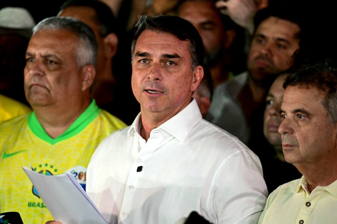 Flavio Bolsonaro Ordered to Surrender Passport After Election Loss