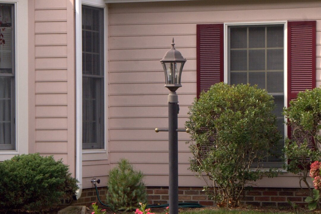 Not Our Install Picture Install a Lamppost | The Epoch Times