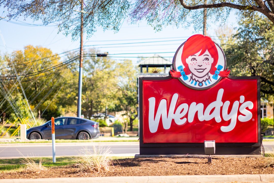 Nelson Peltz-Led Group Offers to Take Wendy’s Private for $1.4 Billion