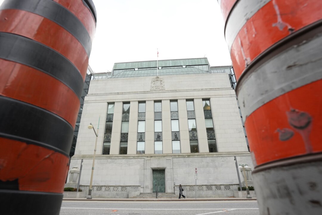 Timing of Next Rate Hike in Question After Surprise Stall in August GDP