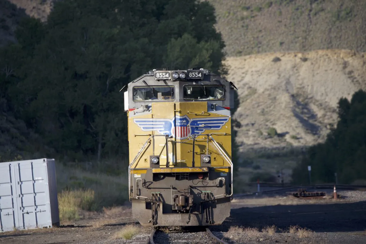 A Union Pacific train. (Melanie Sun/The Epoch Times)
