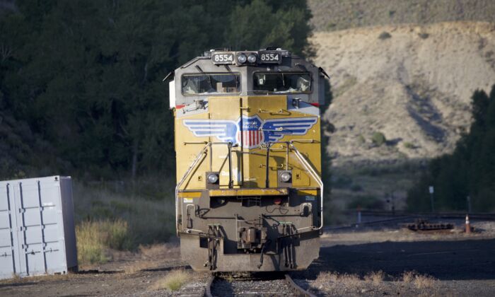 A Union Pacific train. (Melanie Sun/The Epoch Times)