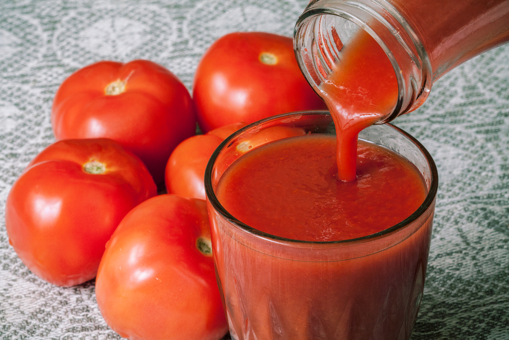 Studies have shown that drinking freshly squeezed tomato juice has a good weight loss effect. (Shutterstock)