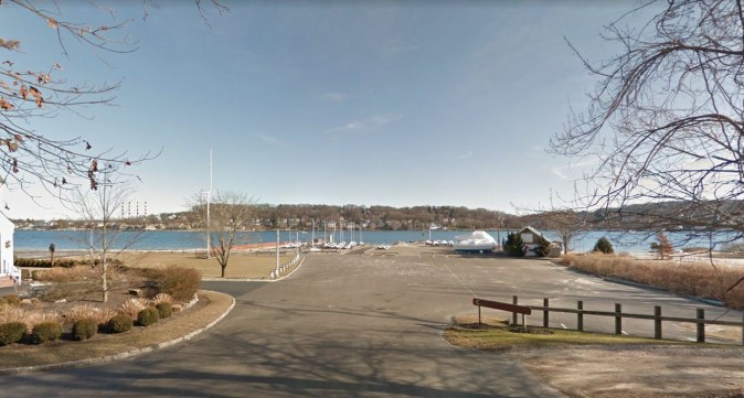The Centerport Yacht Club (Google Maps)
