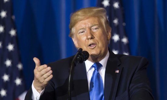 Trump Praises Acosta, Says He’ll Look Into Labor Secretary’s Role in Original Epstein Prosecution