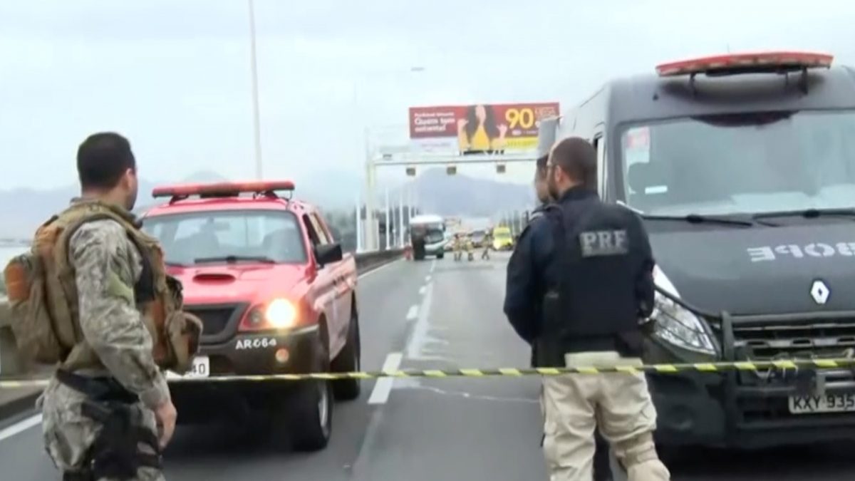 Brazil bus hijacking 5