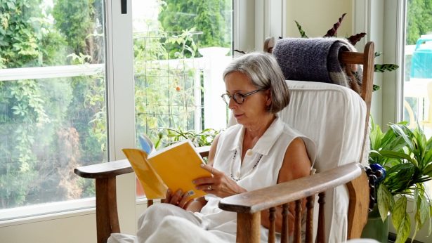 Jeanne reading the chinese version of ZFL