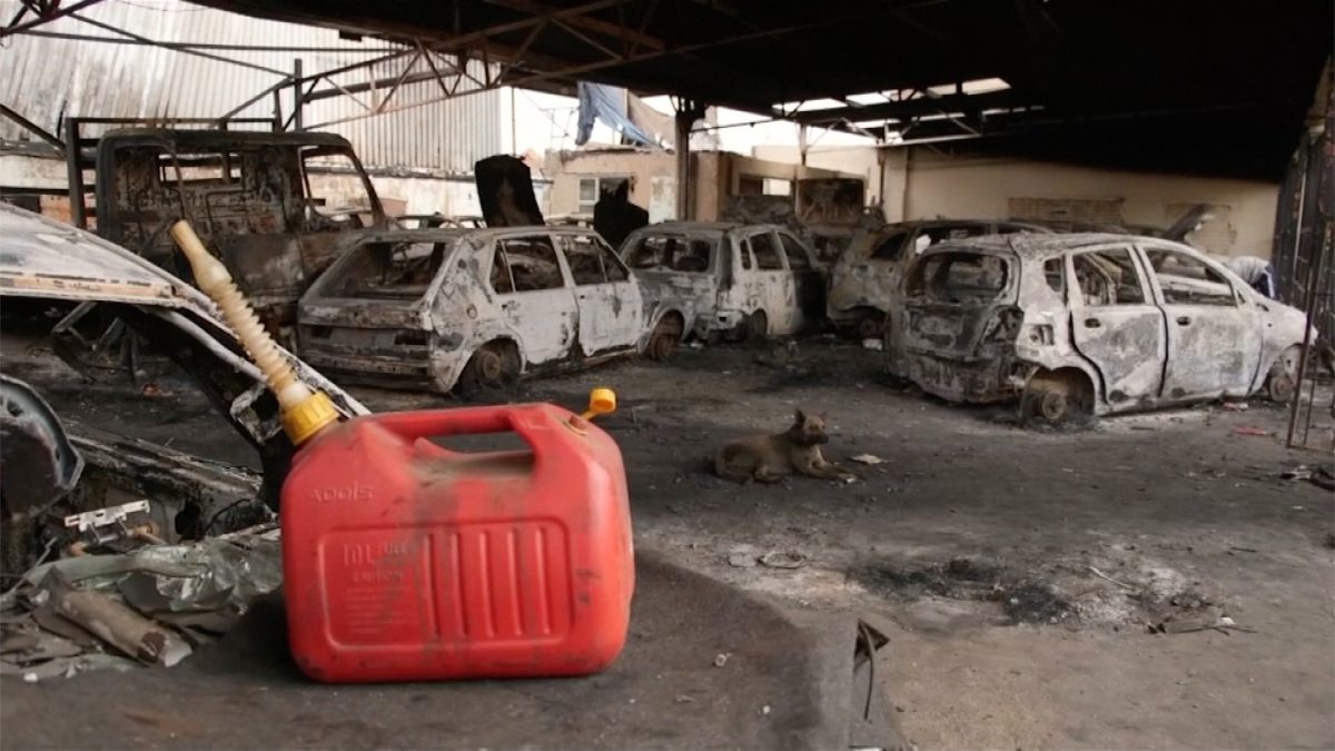 Nigerians flee South Africa